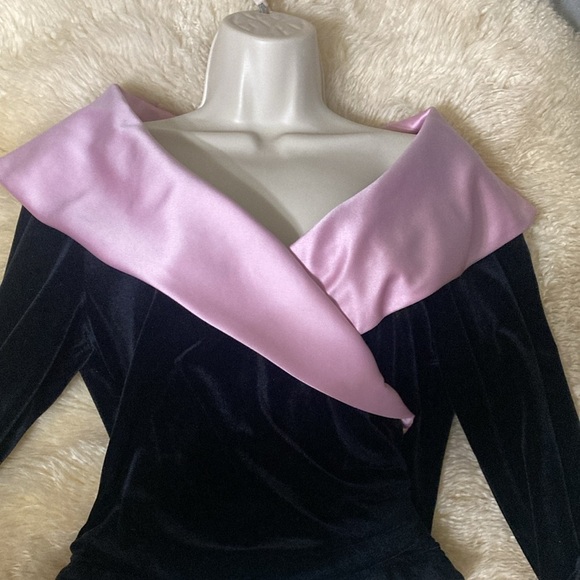 Elegant velvet and satin off shoulder top - Picture 1 of 10